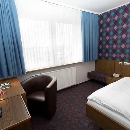 Hotel Restaurant Conni Вольфсбург Экстерьер фото