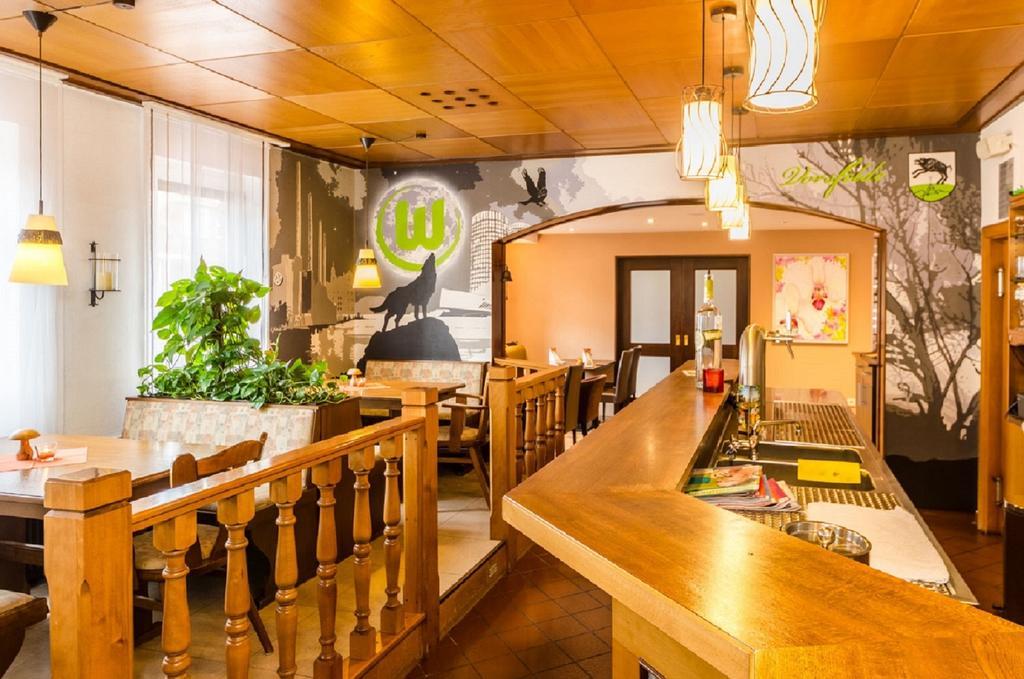 Hotel Restaurant Conni Вольфсбург Экстерьер фото