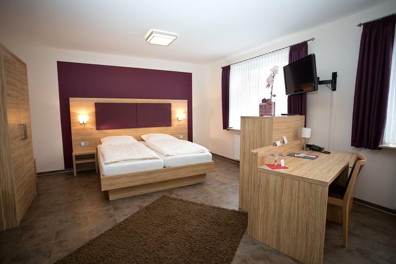 Hotel Restaurant Conni Вольфсбург Экстерьер фото